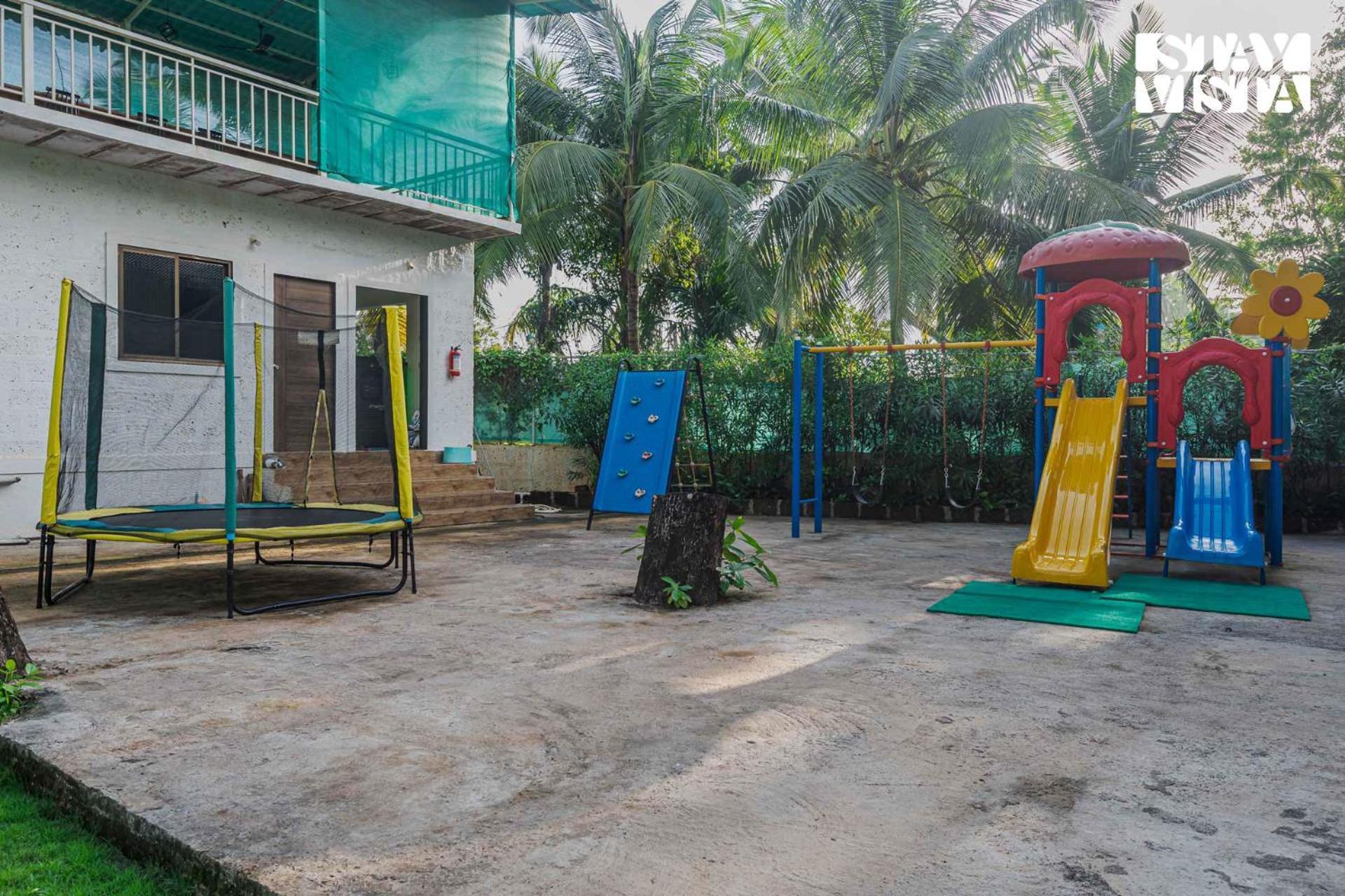 Sundream Palms By Veo - Part Of Stayvista With Pool, Lawn, Bbq Alībāg Ngoại thất bức ảnh